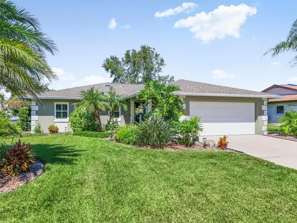 8 FLEMING CT, Palm Coast, FL 32137