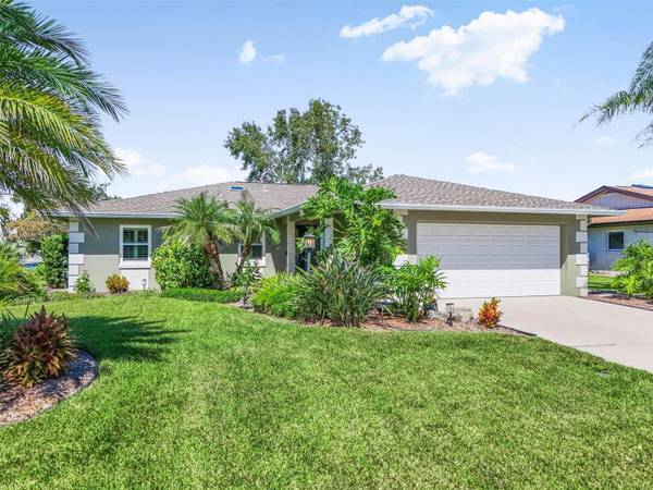 8 FLEMING CT, Palm Coast, FL 32137