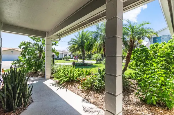 8 FLEMING CT, Palm Coast, FL 32137
