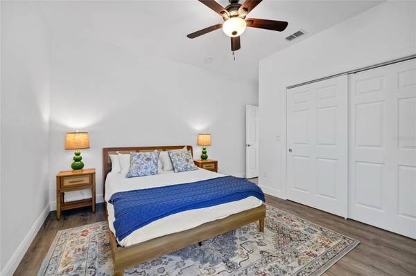2011 VILLA SITES DR, Tampa, FL 33612