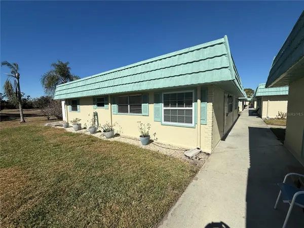 101 CAMBRIDGE TRL #212, Sun City Center, FL 33573
