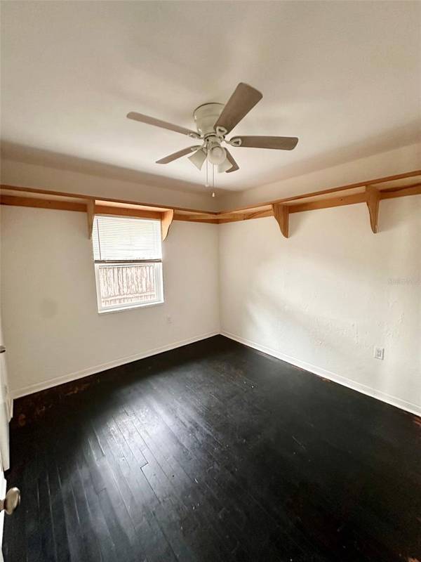 5231 48TH TER N, St Petersburg, FL 33709