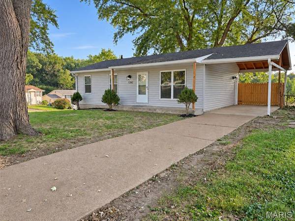 5362 Ville Angela LN, Hazelwood, MO 63042