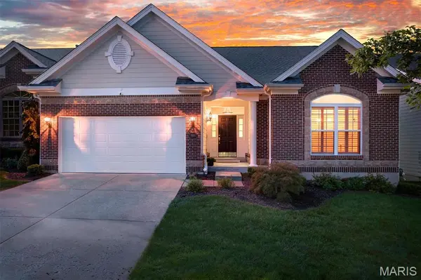 405 Shetland Valley CT, St Louis, MO 63005
