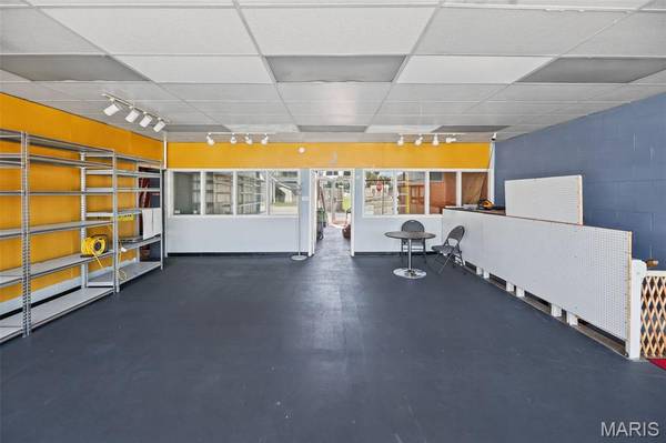 3009 Nameoki RD, Granite City, IL 62040