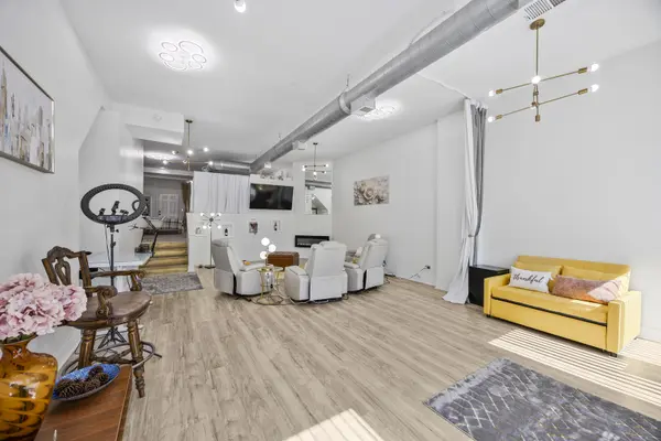 548 E 61st ST, Chicago, IL 60637