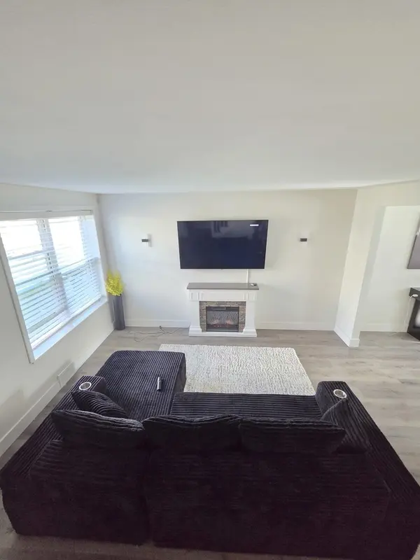 1436 N Harlem AVE #E, River Forest, IL 60305