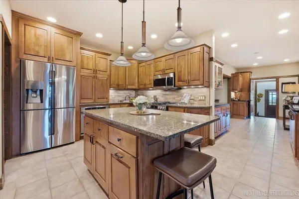 627 Ritter DR, Batavia, IL 60510