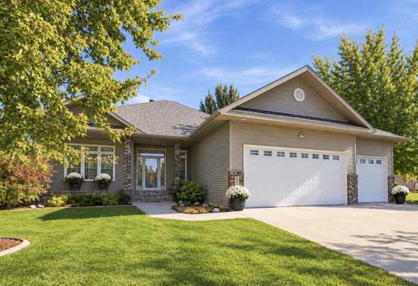 868 32nd ST S, Moorhead, MN 56560