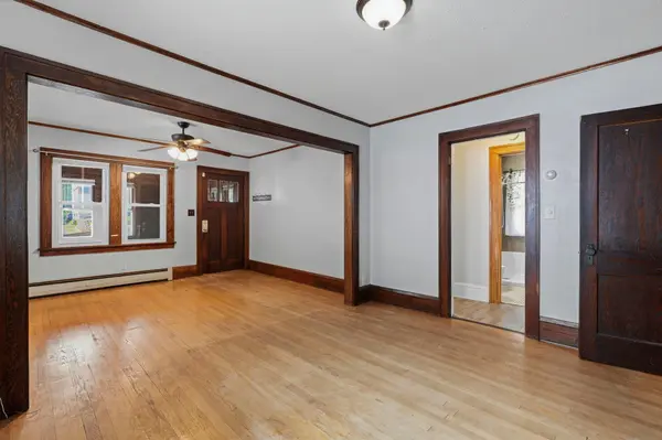 1006 Earl ST, Saint Paul, MN 55106