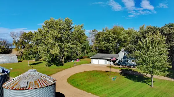 48635 600th AVE, Fairfax, MN 55332