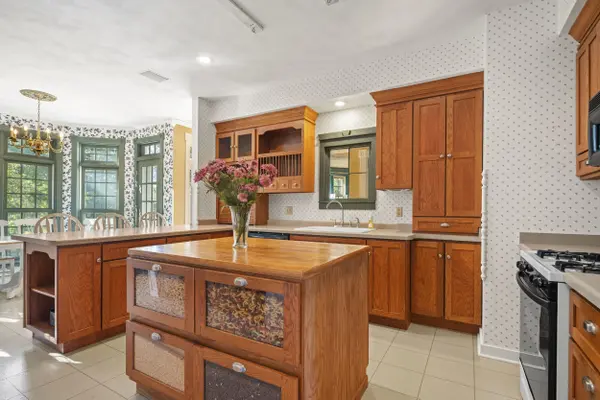 107 LAMINE LN, Combined Locks, WI 54113