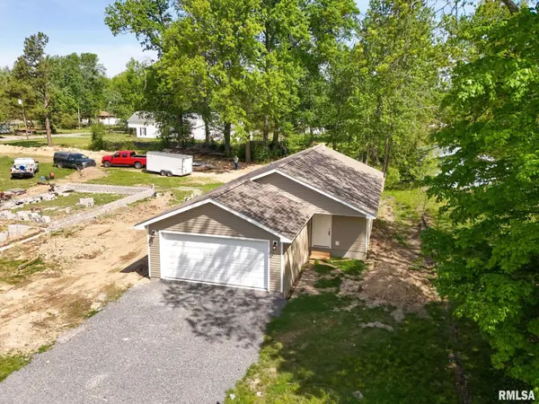 817 W Stotlar ST, Herrin, IL 62948