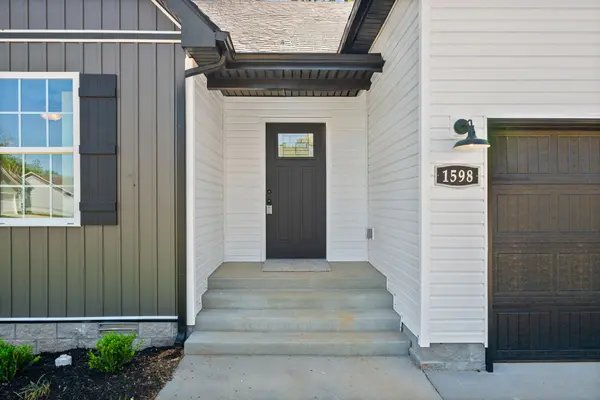 1412 Hallies Way, Clarksville, TN 37043
