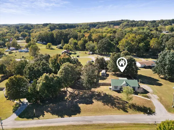 11165 Challenge Dr, Bon Aqua, TN 37025