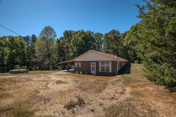 1286 David Patterson Rd, Lutts, TN 38471