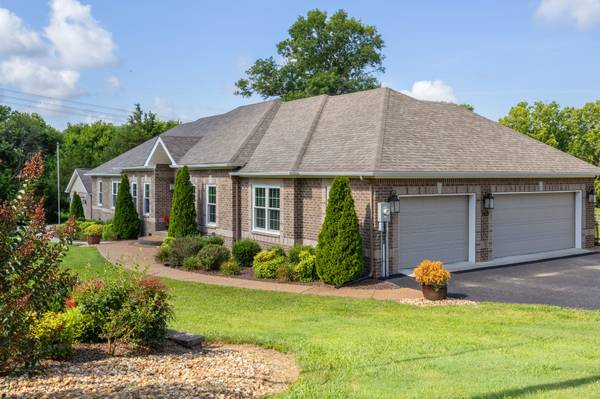 1439 Cliff Amos Rd, Spring Hill, TN 37174