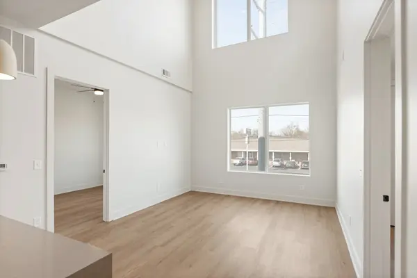 1090 Haysboro Ave #211, Nashville, TN 37216