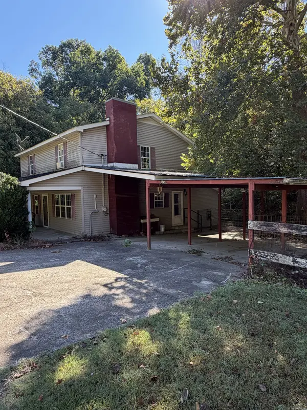 933 Weakley Creek Rd, Lawrenceburg, TN 38464