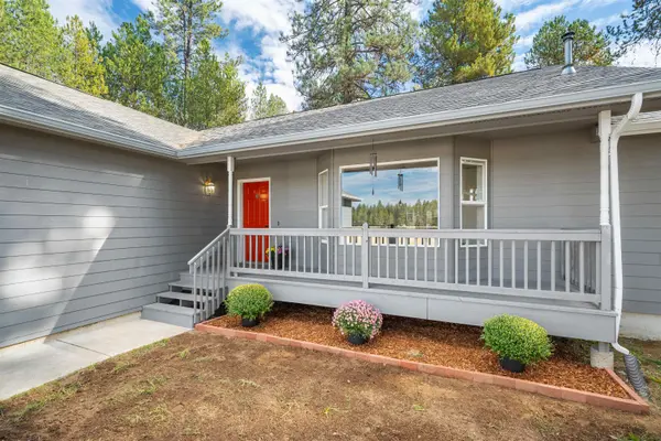 37106 N Muehle Rd, Elk, WA 99009