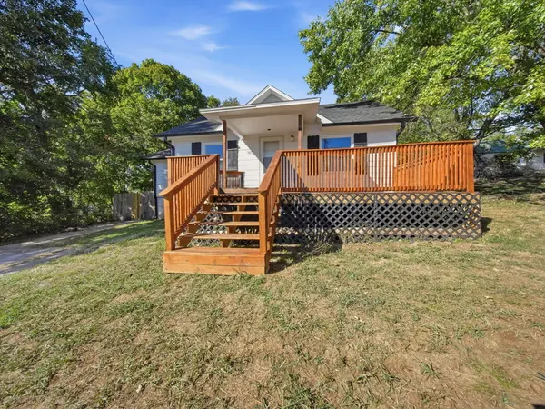 307 E Robertson ST, Ozark, MO 65721