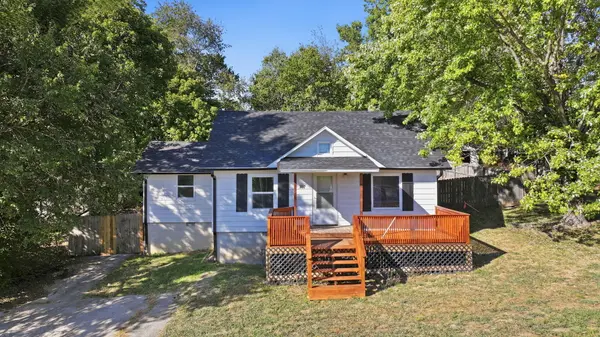 307 E Robertson ST, Ozark, MO 65721