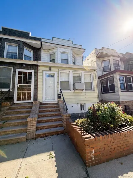 75-35 60th PL, Glendale, NY 11385