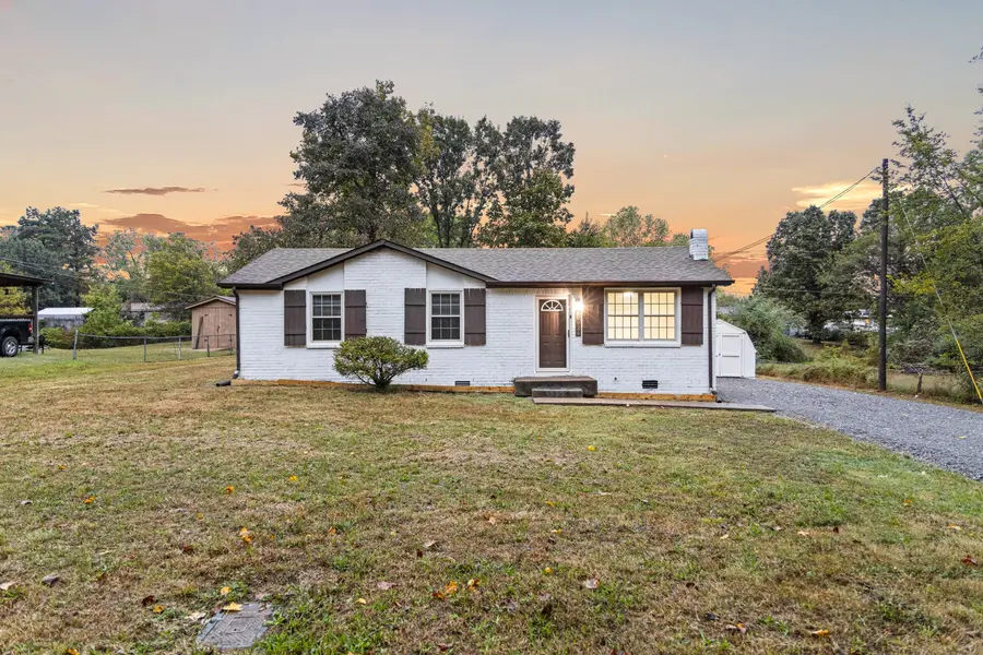 10026 W Green Cemetery Rd, Bon Aqua, TN 37025