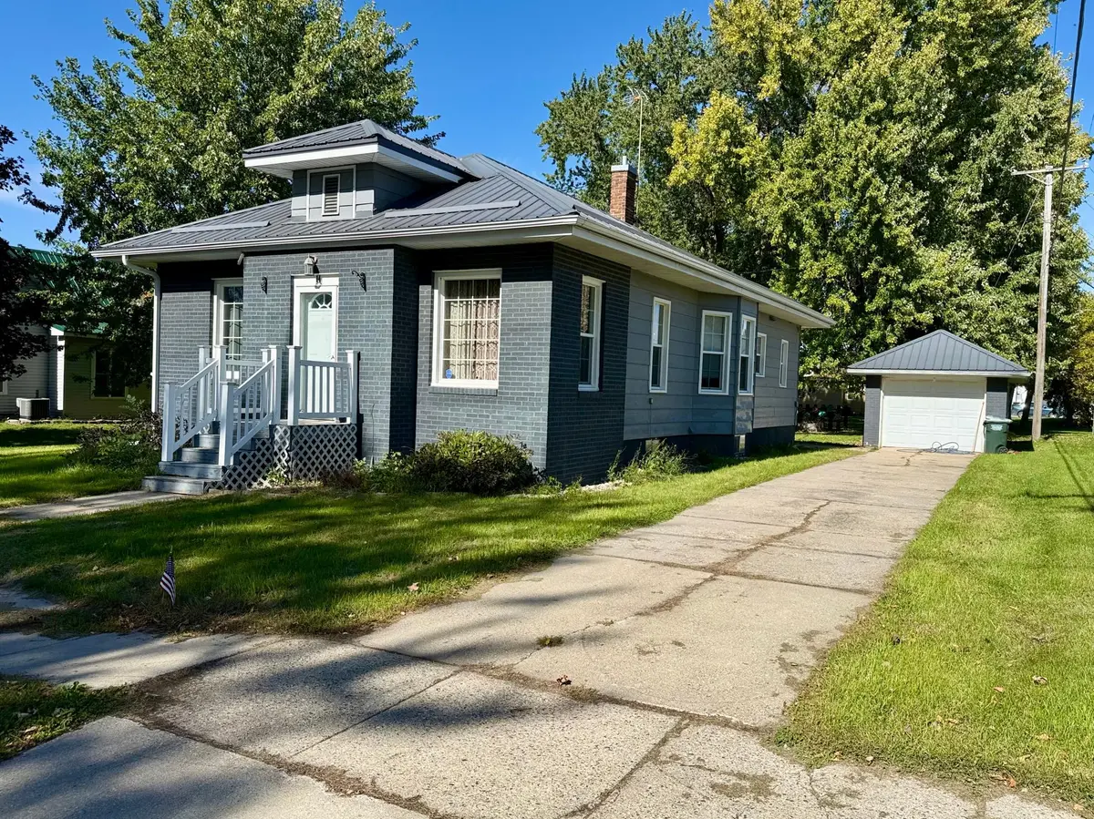 14 W Oak ST, Osakis, MN 56360