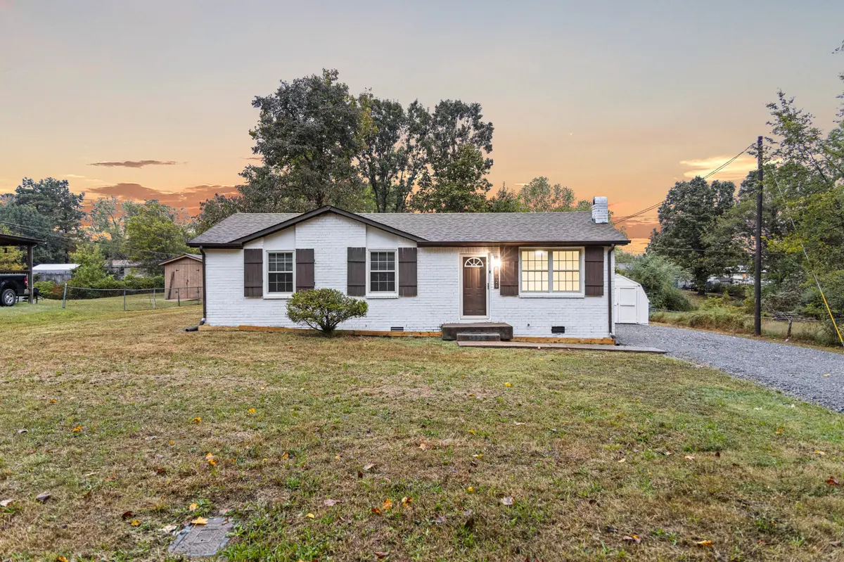 10026 W Green Cemetery Rd, Bon Aqua, TN 37025