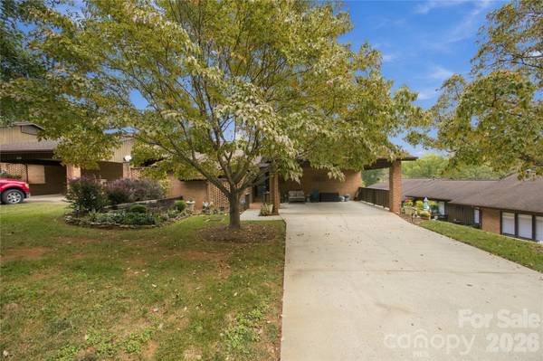 1334 Radio RD, Statesville, NC 28625
