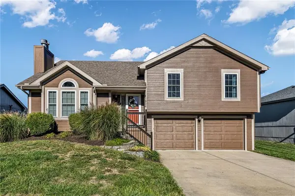 11904 N Charlotte ST, Kansas City, MO 64155