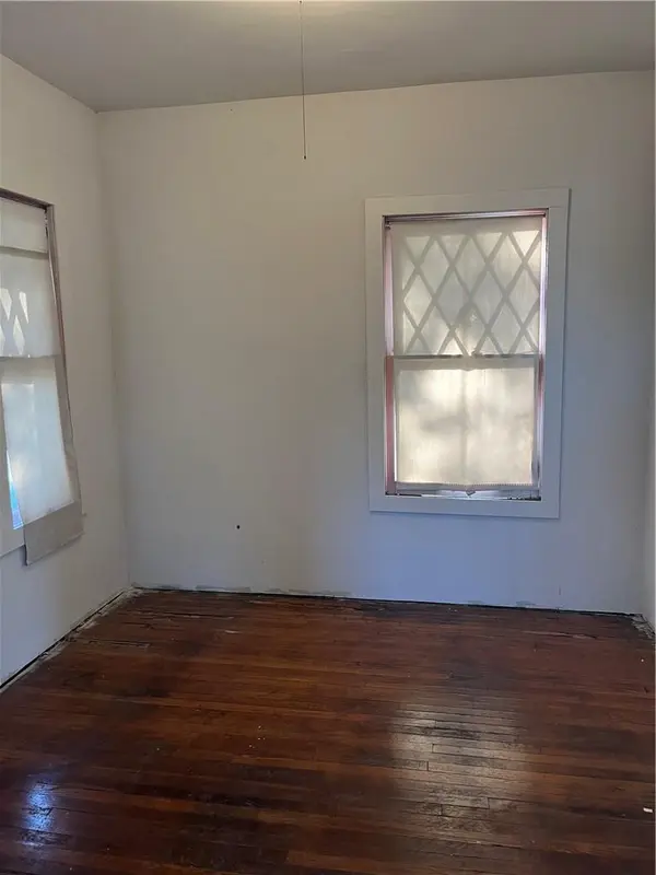 3216 E 21st ST, Kansas City, MO 64127