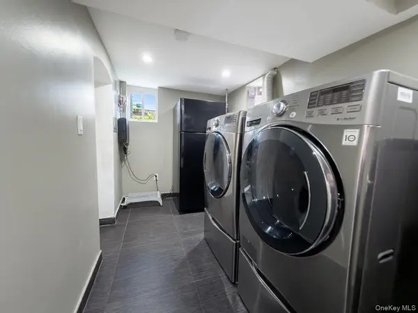 75-35 60th PL, Glendale, NY 11385