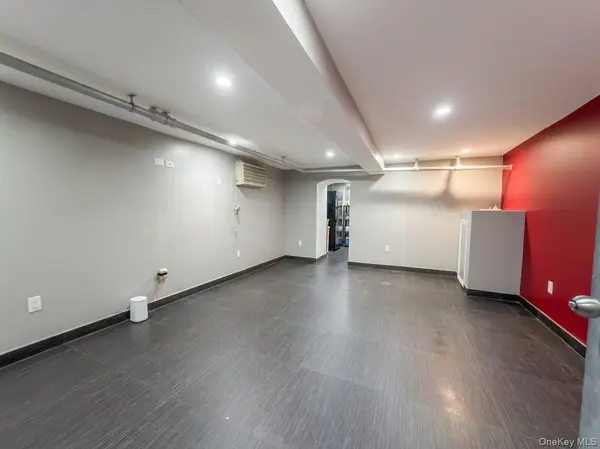 75-35 60th PL, Glendale, NY 11385
