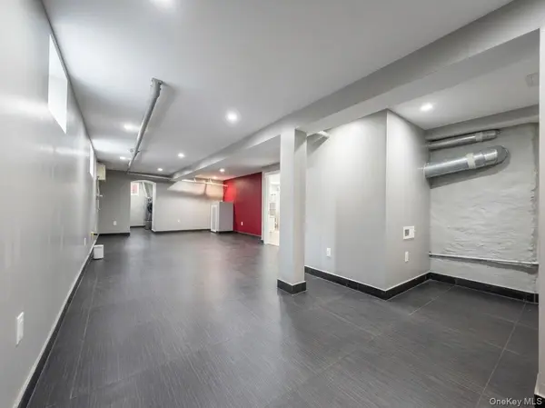 75-35 60th PL, Glendale, NY 11385