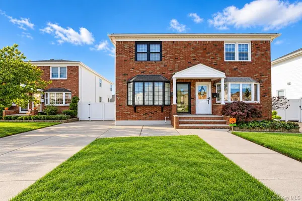 10 Hitchcock AVE, Staten Island, NY 10306