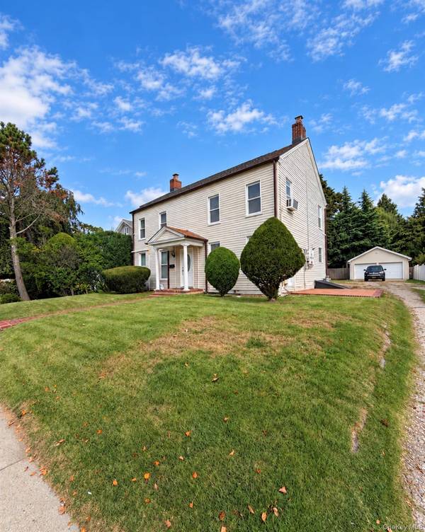 2521 Grand AVE, Baldwin, NY 11510