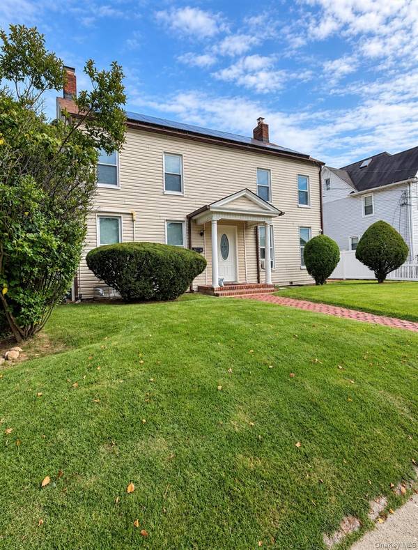 2521 Grand AVE, Baldwin, NY 11510