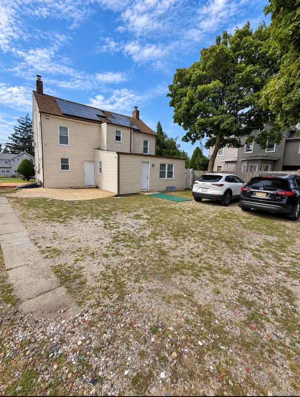 2521 Grand AVE, Baldwin, NY 11510