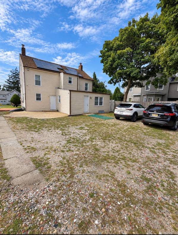 2521 Grand AVE, Baldwin, NY 11510