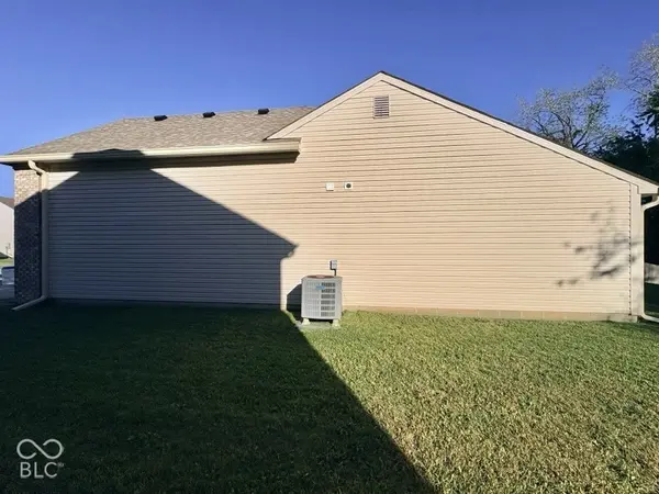 1919 Abbey LN, Danville, IN 46122