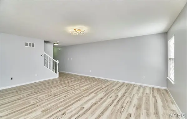 2151 Orchid Blossom CT, St Peters, MO 63376