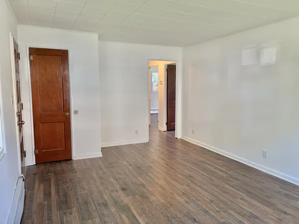 1417 Walnut DR, Woodstock, IL 60098