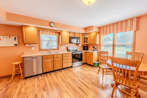 984 Fairview ST, German Valley, IL 61039