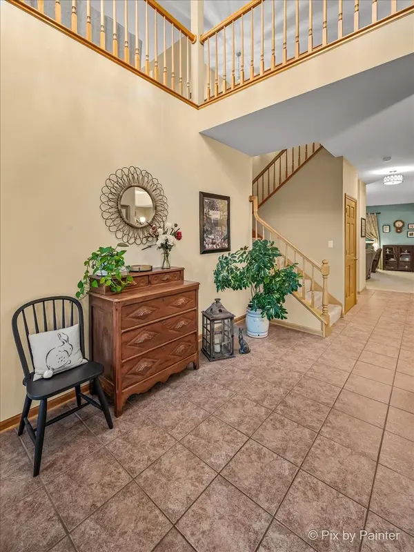 1173 Sandalwood LN, Crystal Lake, IL 60014