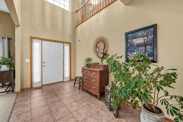 1173 Sandalwood LN, Crystal Lake, IL 60014