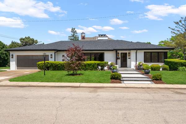 6600 N Kenton AVE, Lincolnwood, IL 60712