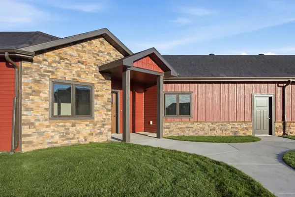 4761 Hampton LOOP S, Moorhead, MN 56560