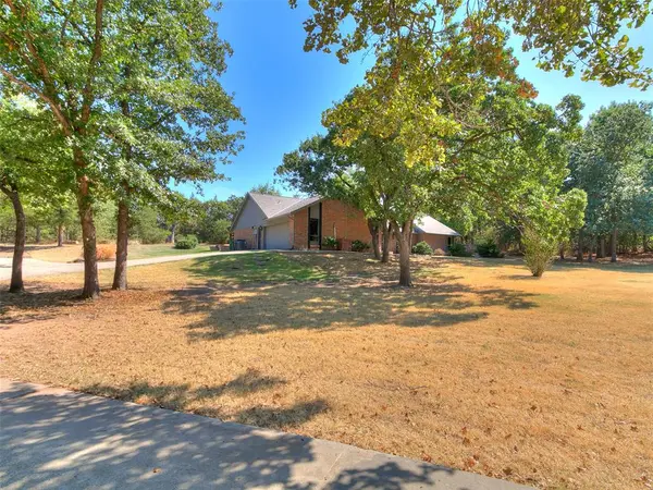 12808 Teakwood DR, Edmond, OK 73013